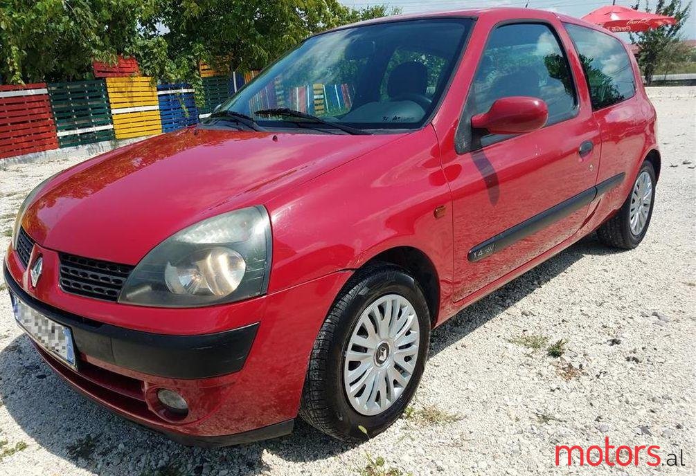 2001' Renault Clio photo #1