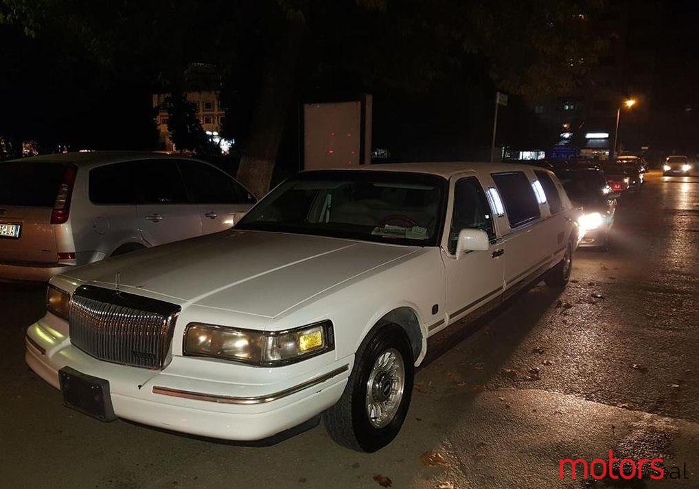 1997' Lincoln Town Car photo #1