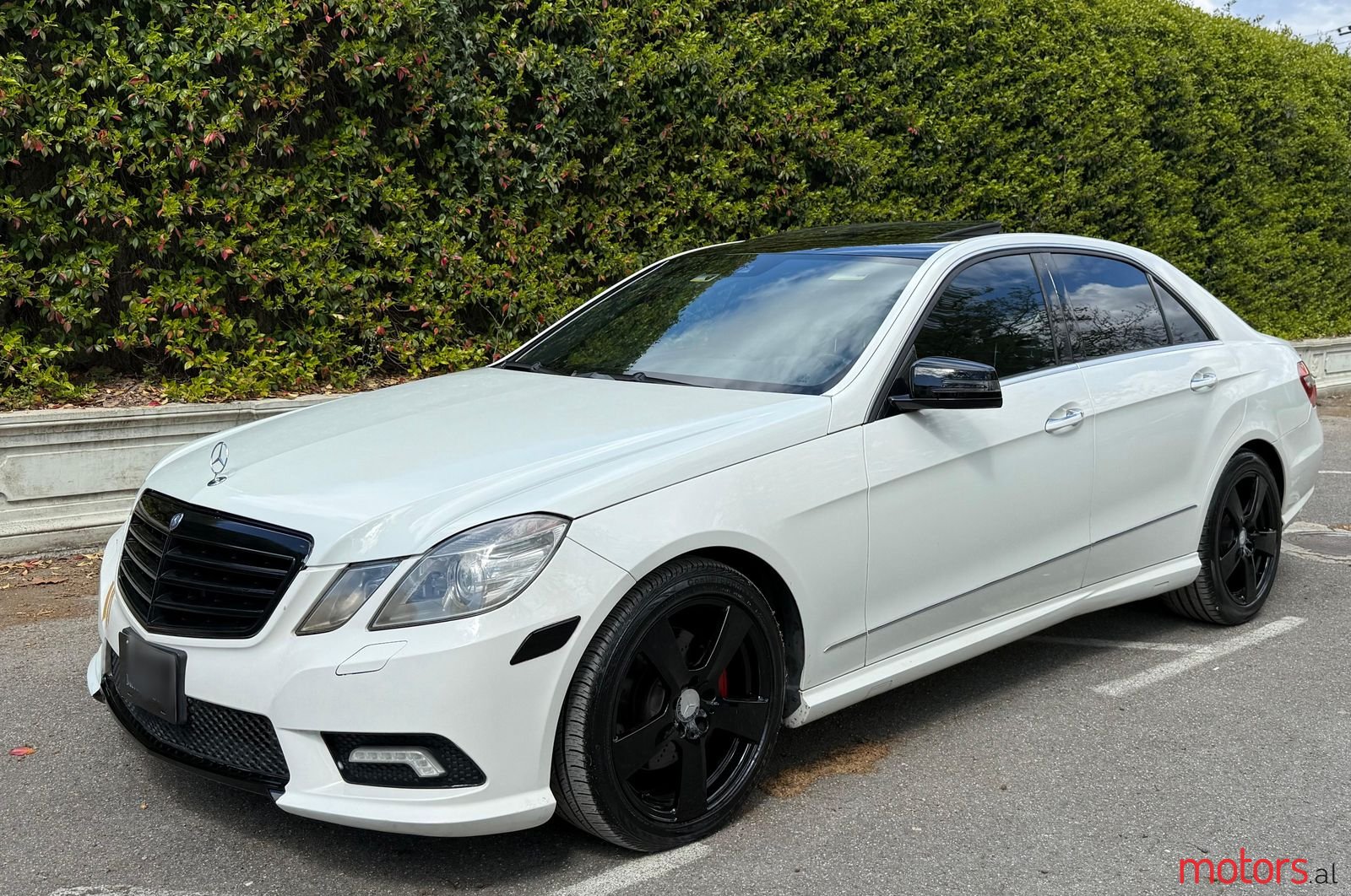 2010' Mercedes-Benz 350 photo #1