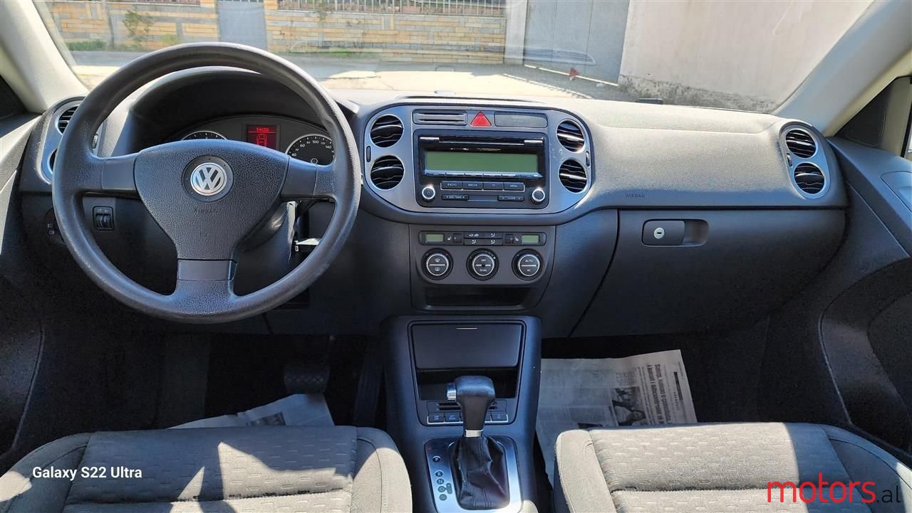 2009' Volkswagen Tiguan photo #3
