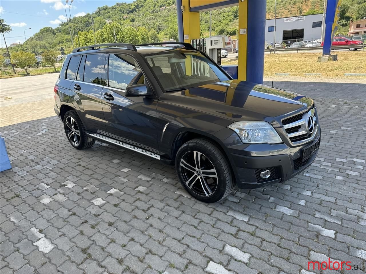 2010' Mercedes-Benz GLK 350 photo #1
