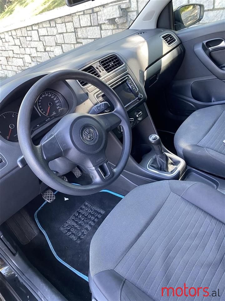 2009' Volkswagen Polo photo #3