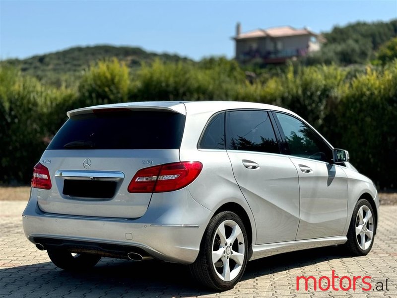 2013' Mercedes-Benz B 200 photo #6