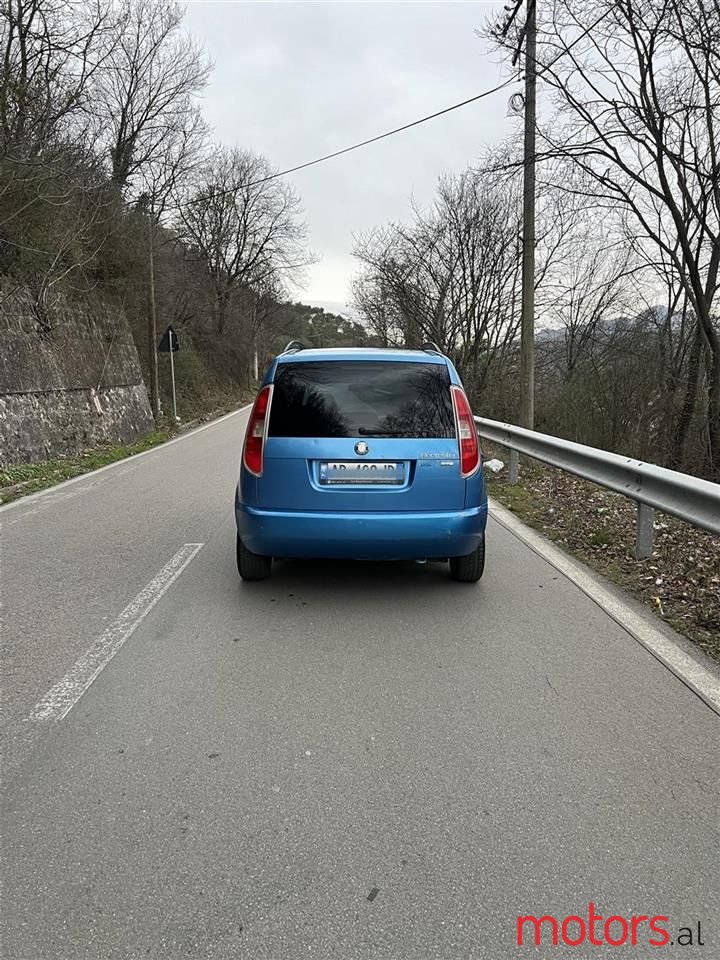 2008' Skoda Roomster photo #3