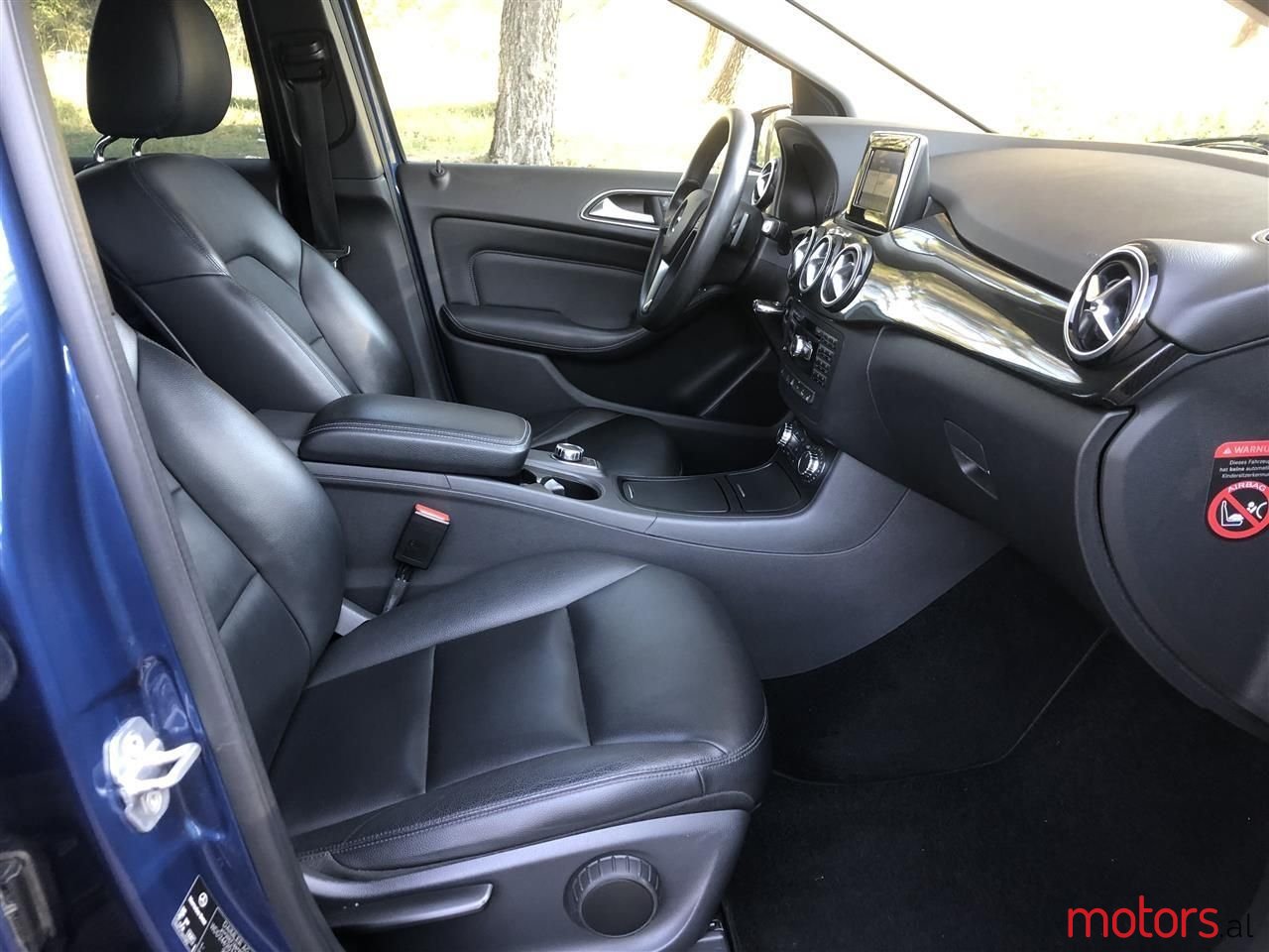 2013' Mercedes-Benz B 200 photo #6