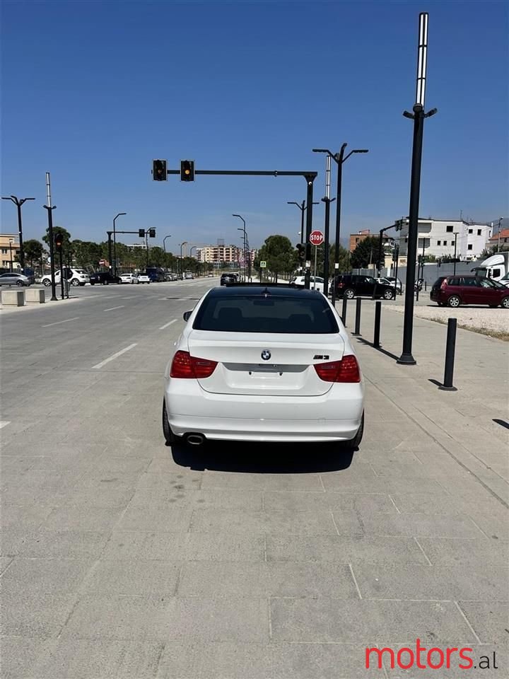 2009' BMW 320 photo #4