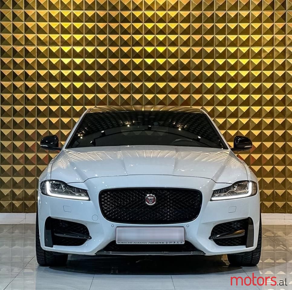 2018' Jaguar XF photo #5