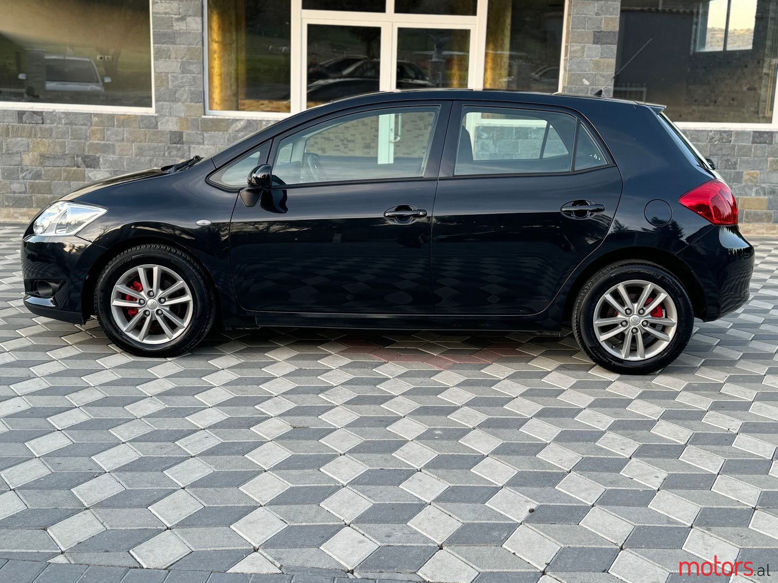 2008' Toyota Auris photo #1