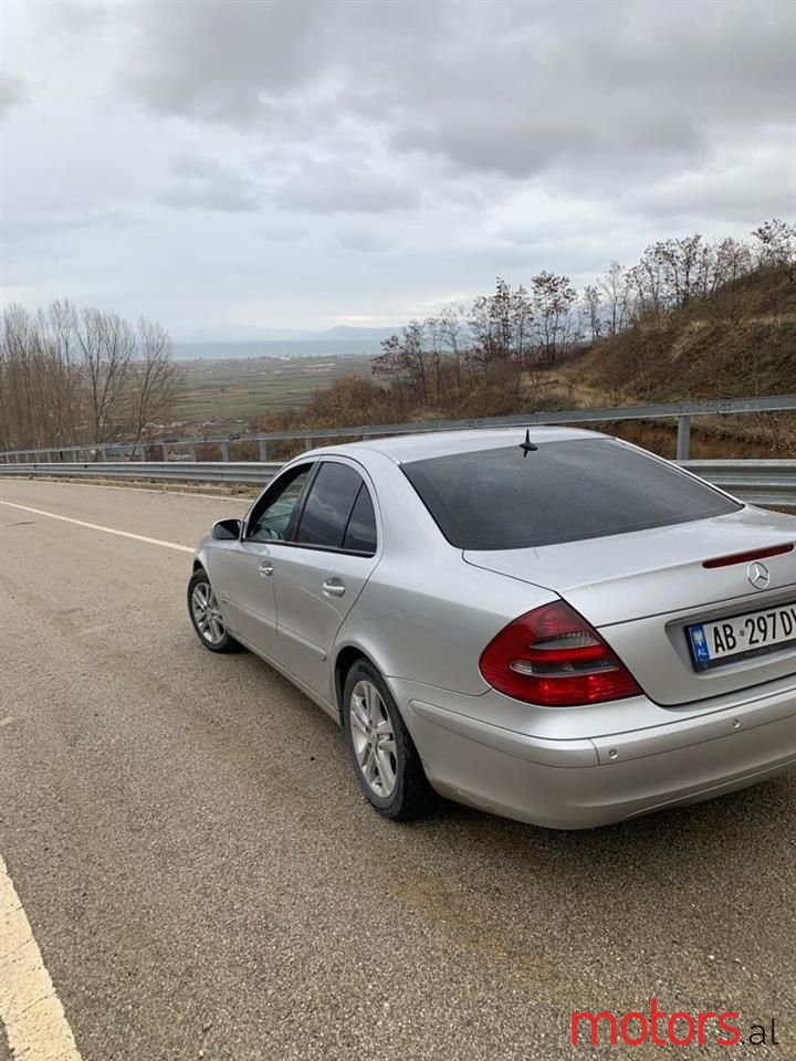 2005' Mercedes-Benz E 220 photo #1