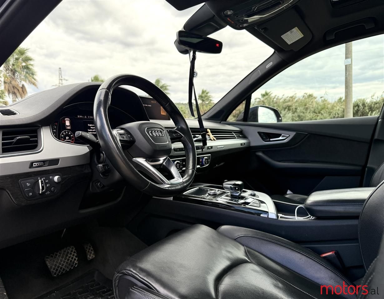 2018' Audi Q7 photo #4