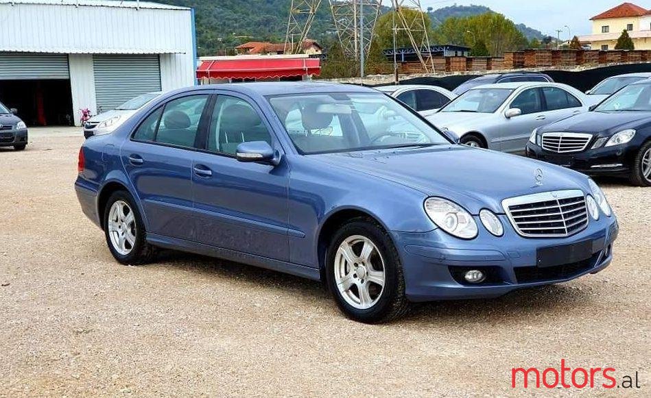2007' Mercedes-Benz E 220 photo #1