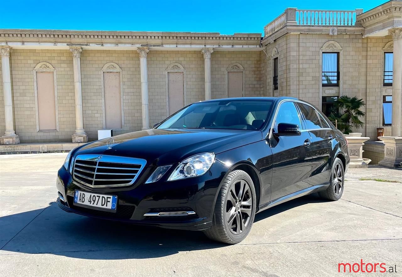 2013' Mercedes-Benz E 220 photo #1