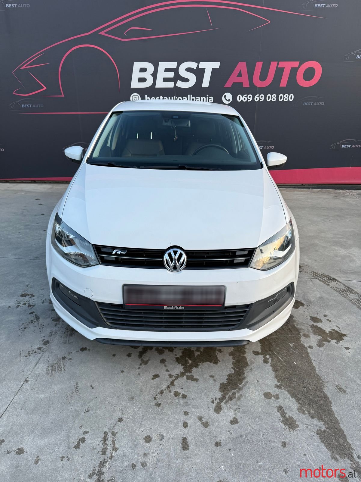 2014' Volkswagen Polo photo #6