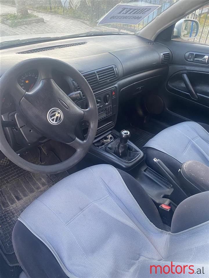 2000' Volkswagen Passat photo #4