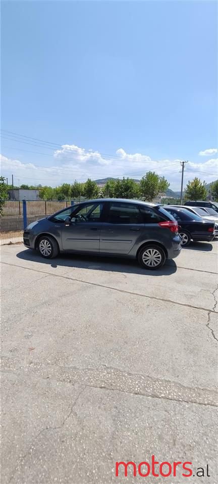 2011' Citroen C4 Grand Picasso photo #1