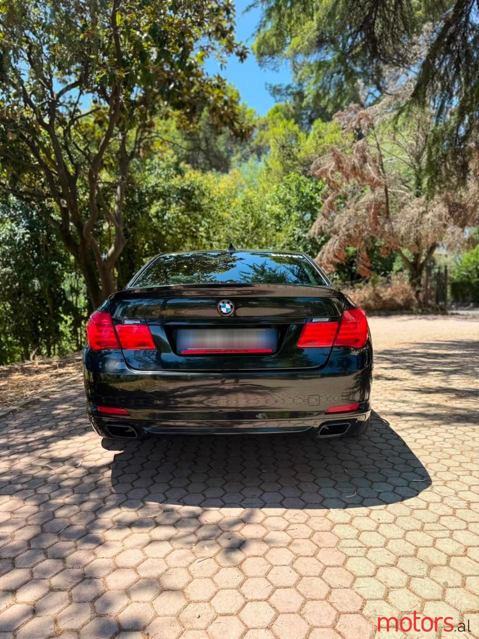 2012' BMW 740 photo #2