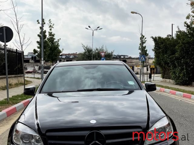 2008' Mercedes-Benz 320 photo #3