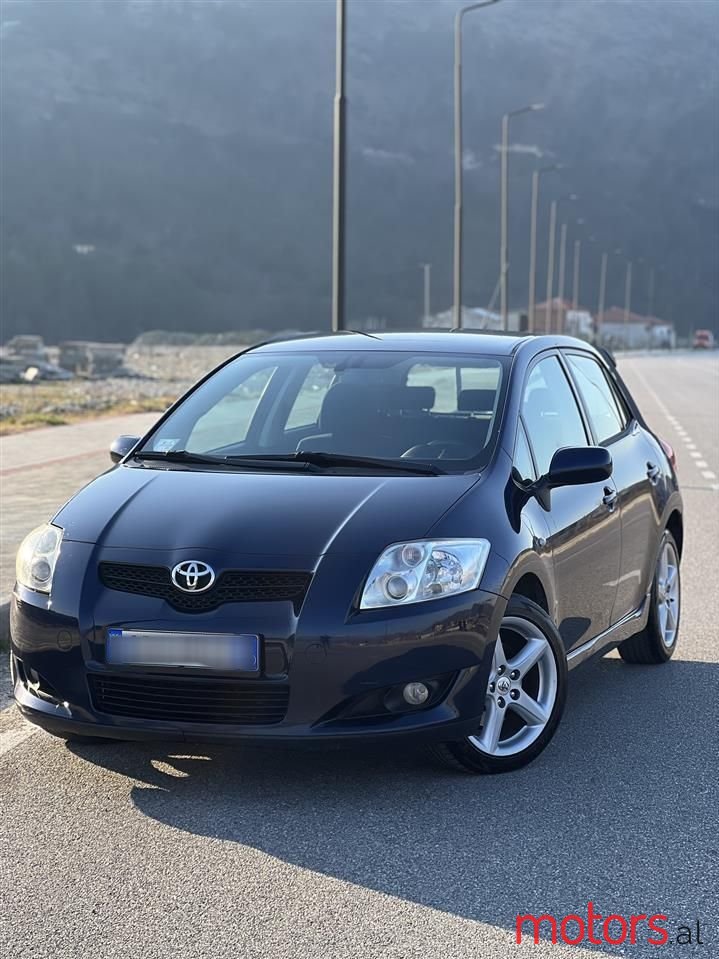 2007' Toyota Auris photo #2