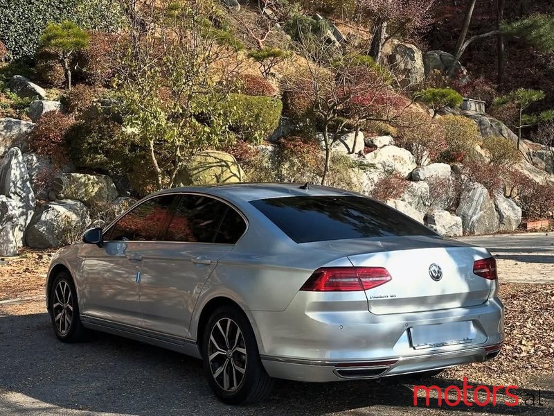 2018' Volkswagen Passat photo #2