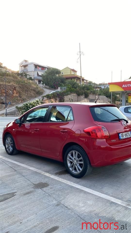 2009' Toyota Auris photo #4