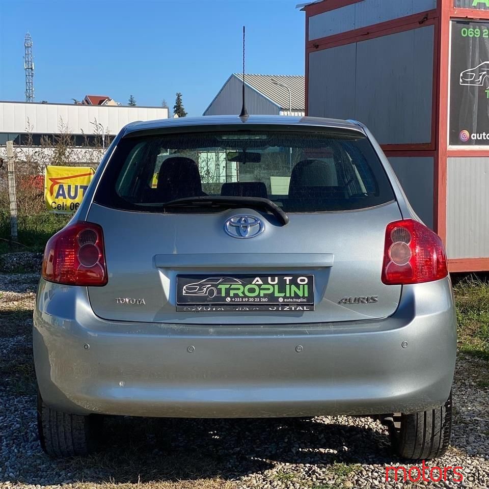 2008' Toyota Auris photo #5