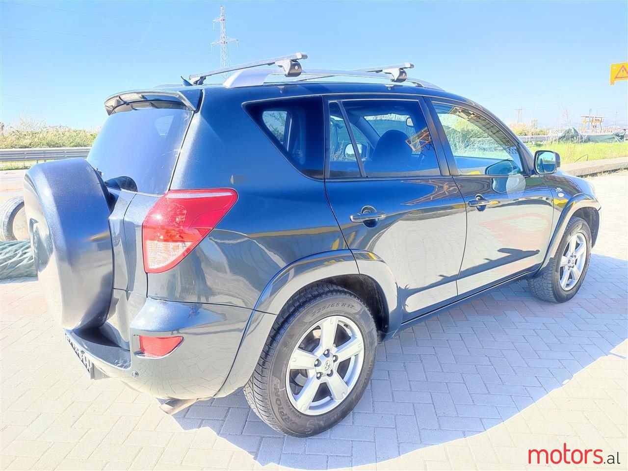 2006' Toyota RAV4 photo #2