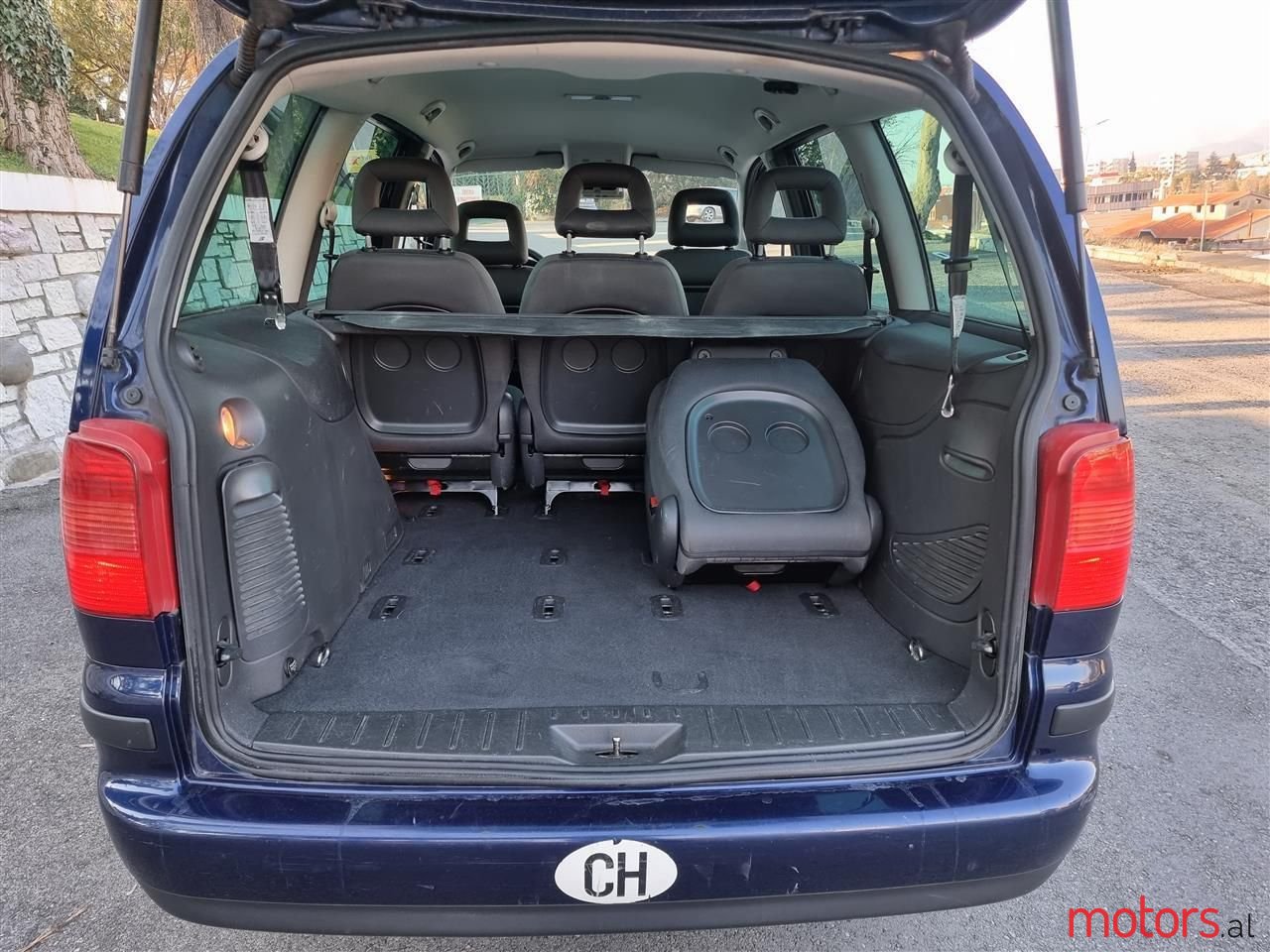 2008' SEAT Alhambra photo #4