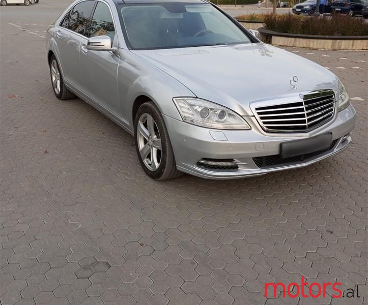 2011' Mercedes-Benz S 350 photo #2