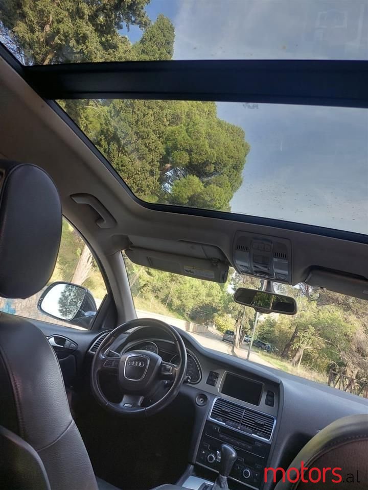 2010' Audi Q7 photo #5