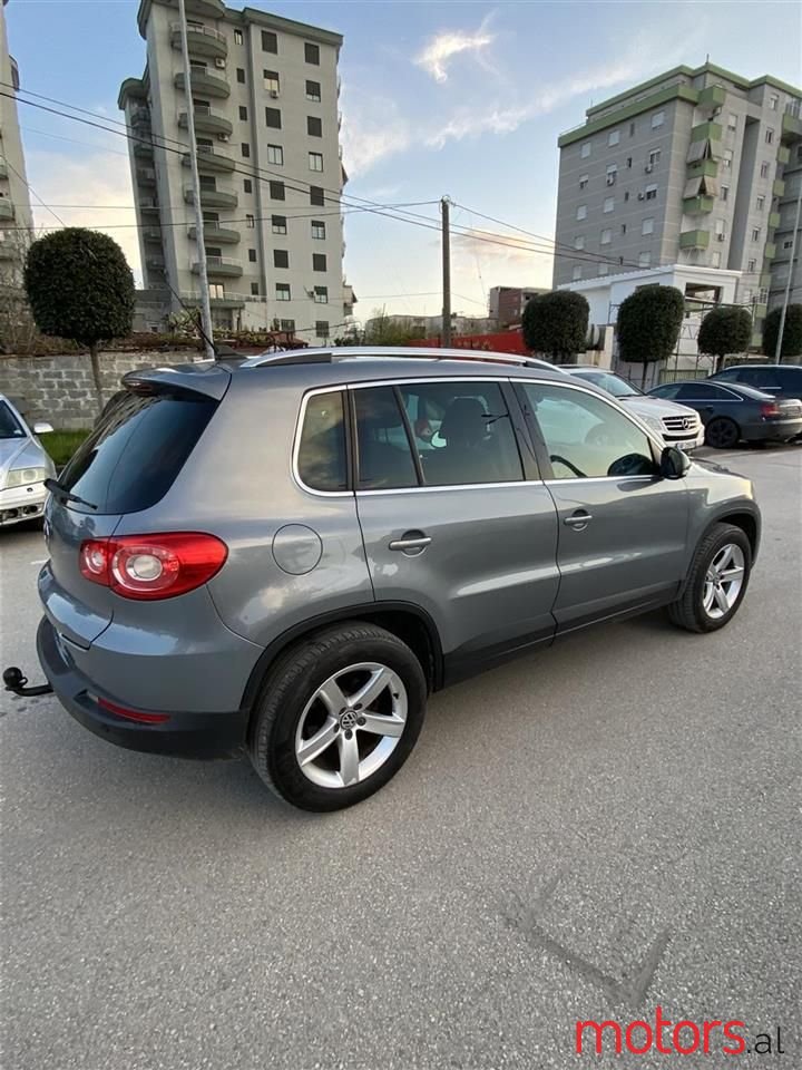 2008' Volkswagen Tiguan photo #3