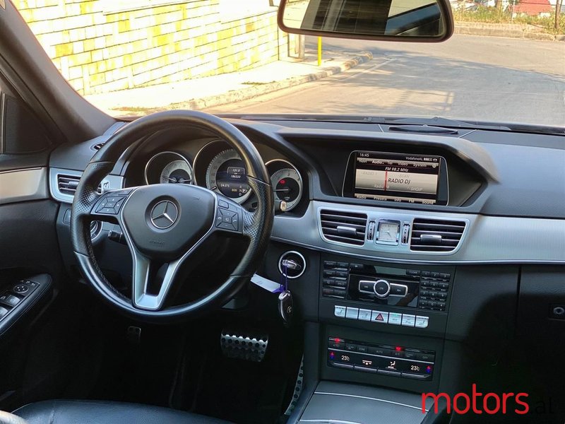 2014' Mercedes-Benz E 220 photo #5