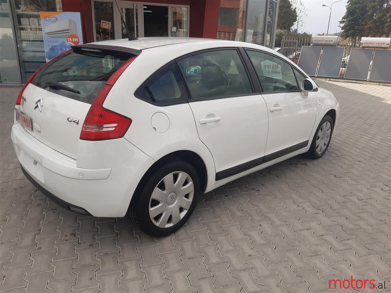 2008' Citroen C4 photo #6