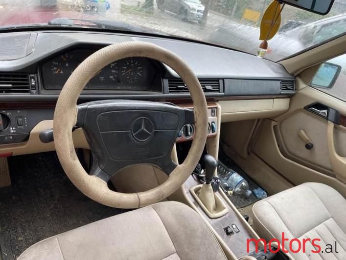 1995' Mercedes-Benz 200 photo #4