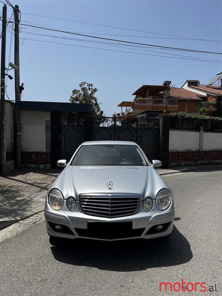 2009' Mercedes-Benz E 200 photo #1