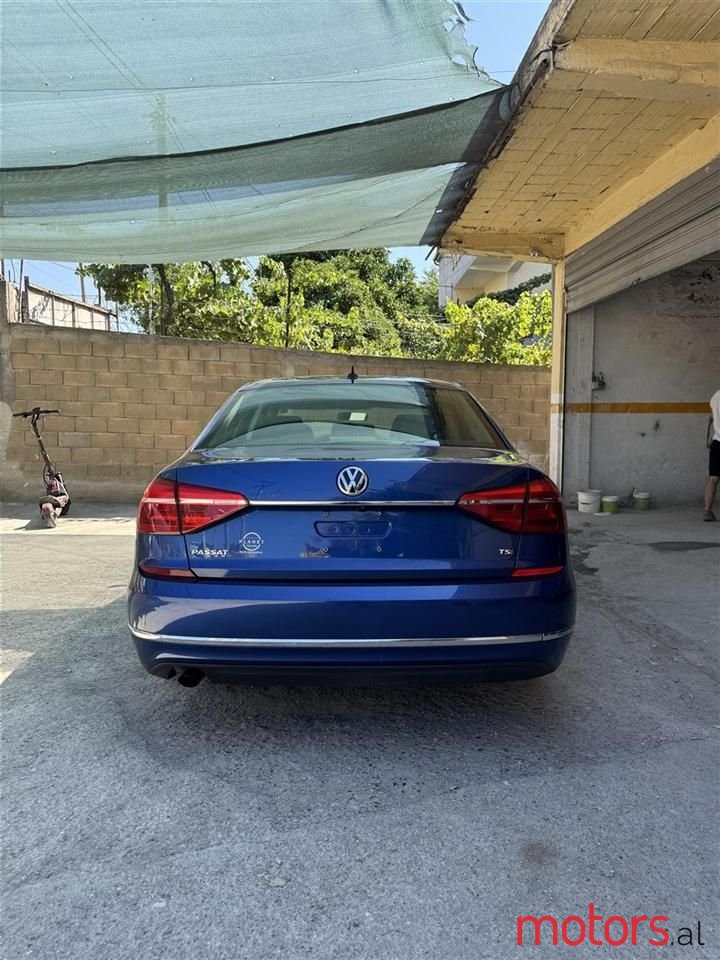 2016' Volkswagen Passat photo #2