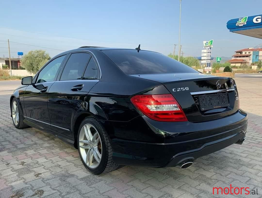 2012' Mercedes-Benz C 250 photo #6