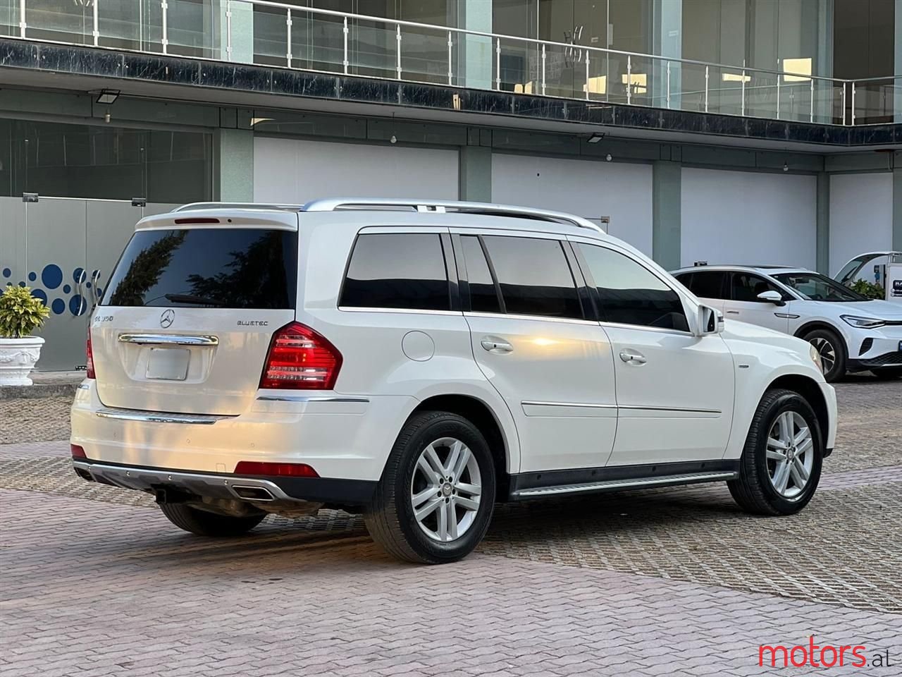 2011' Mercedes-Benz GL 350 photo #3