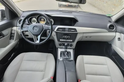 2011' Mercedes-Benz C 200