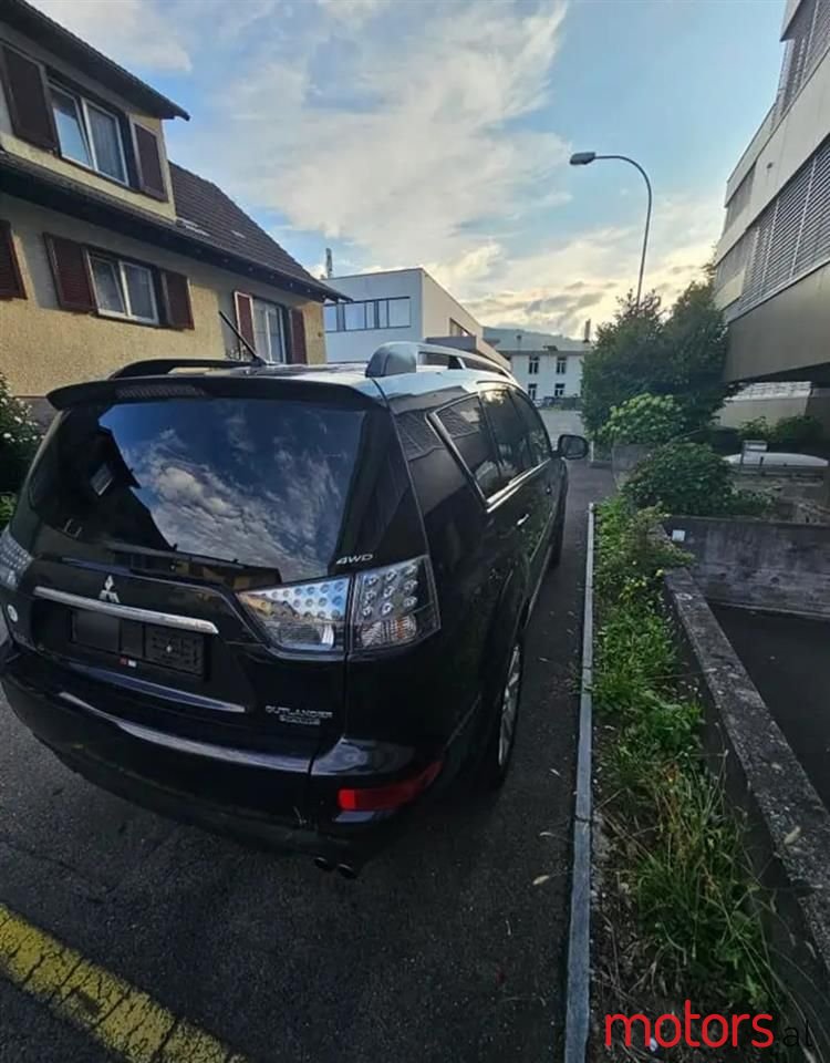 2012' Mitsubishi Outlander photo #2