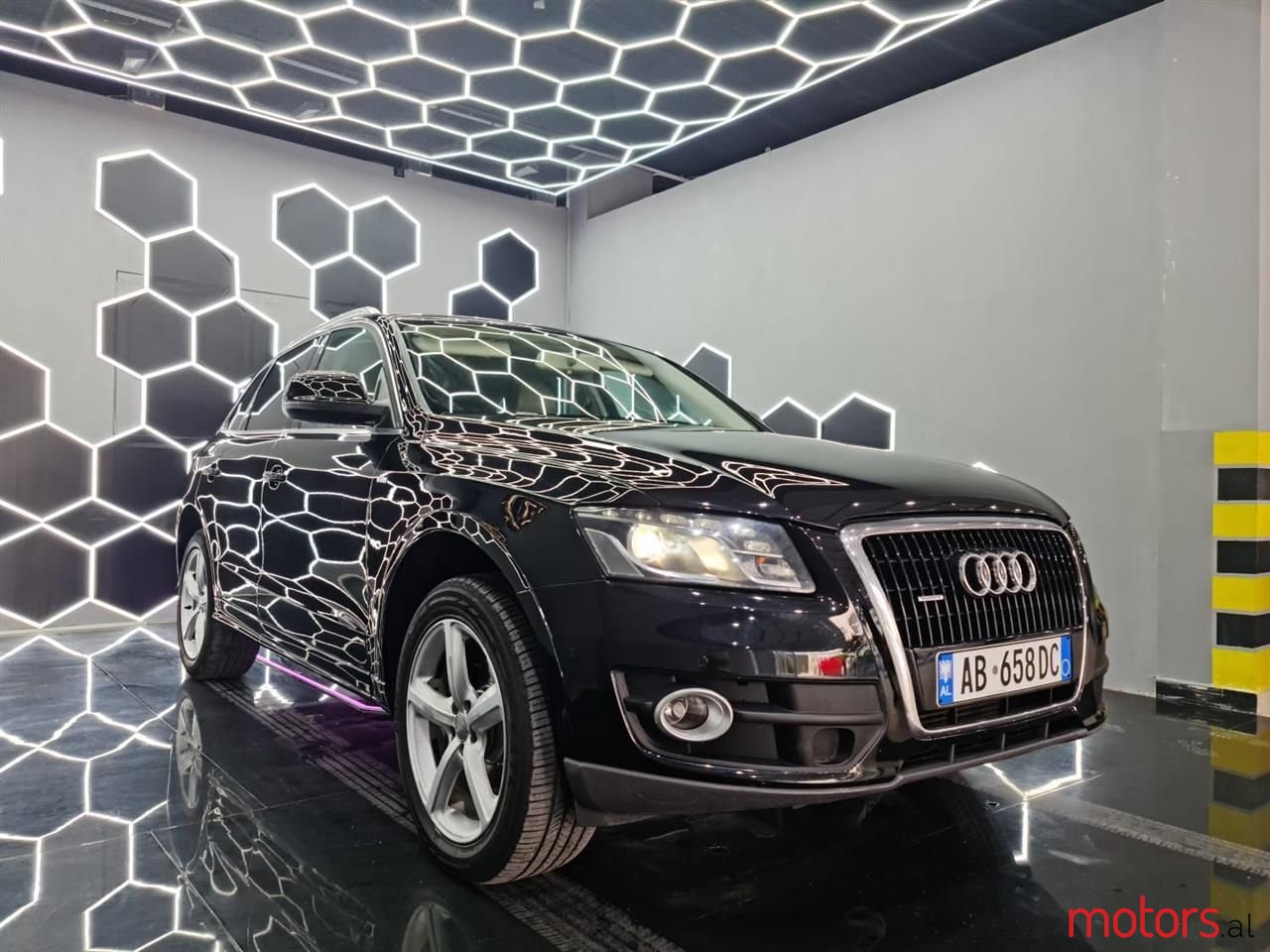 2009' Audi Q5 photo #1