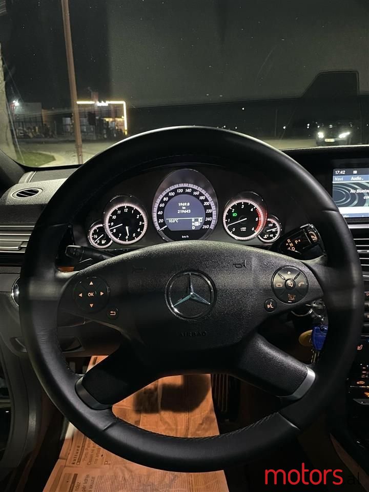 2010' Mercedes-Benz 350 photo #4