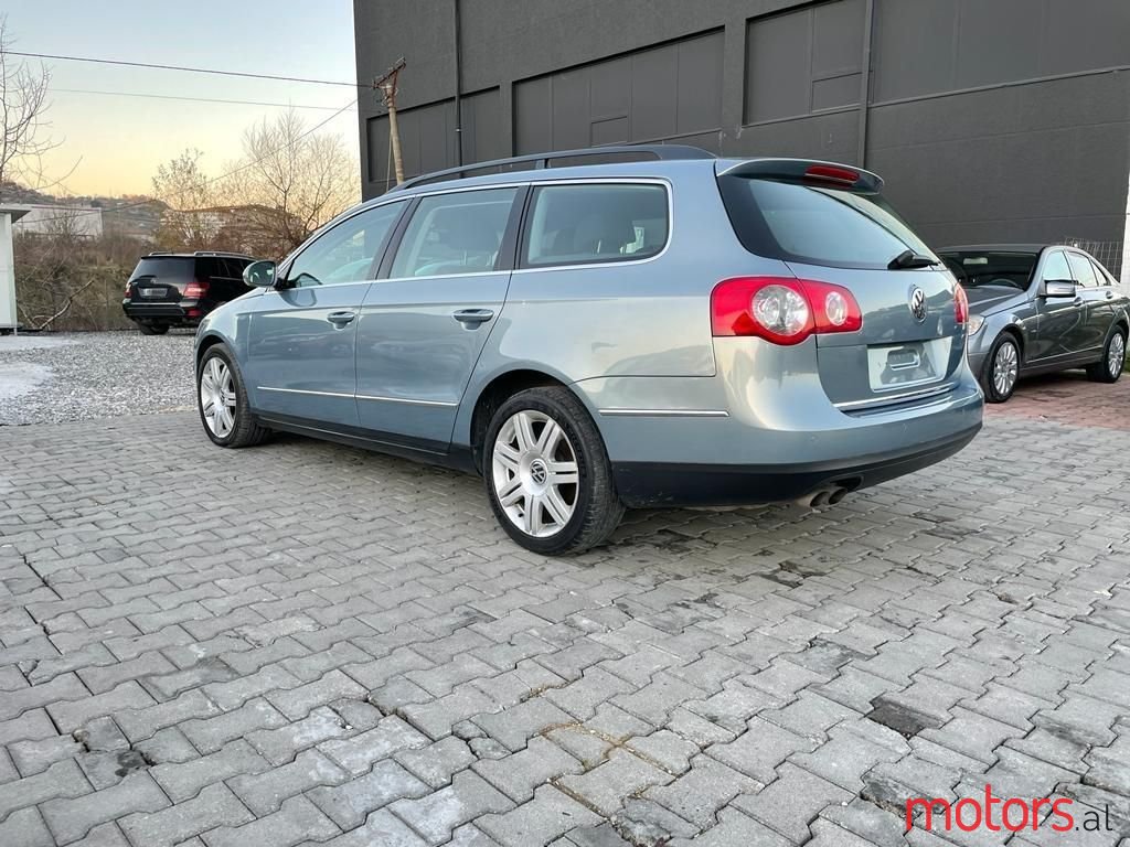 2009' Volkswagen Passat photo #4