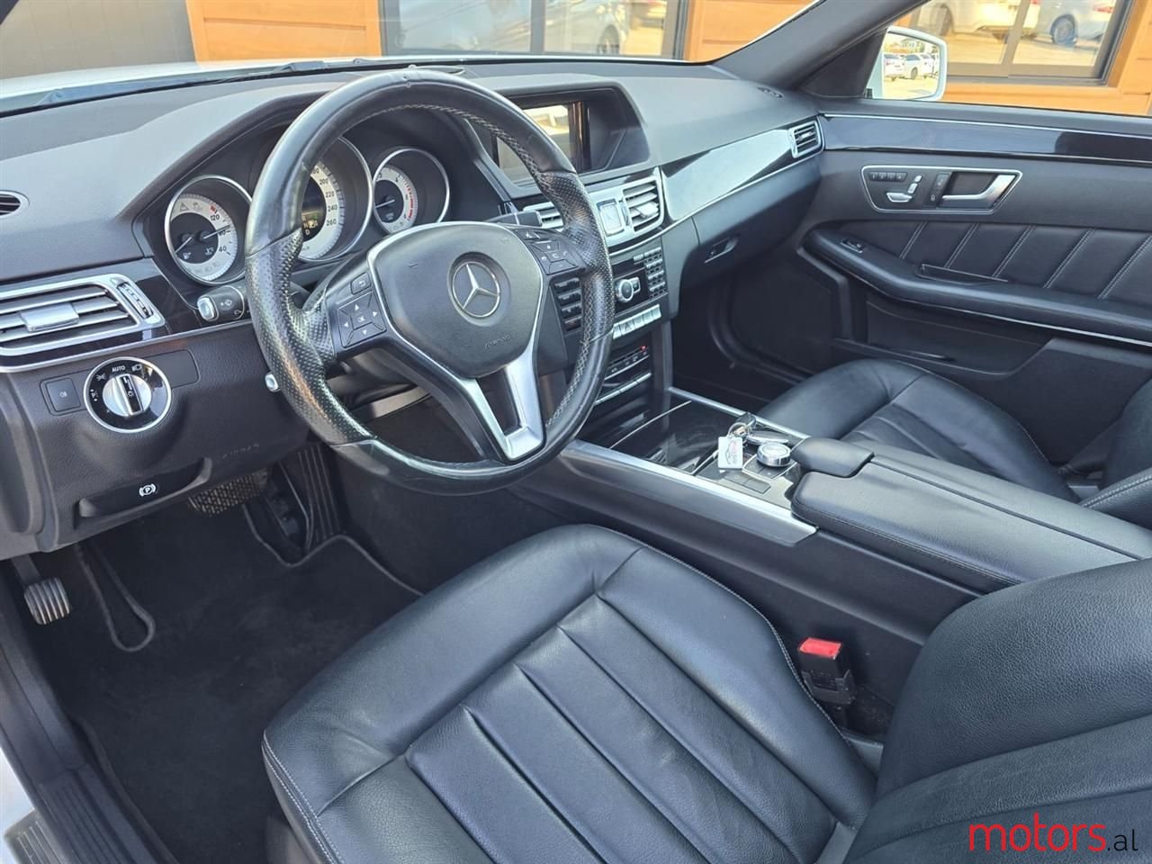 2014' Mercedes-Benz E 220 photo #5