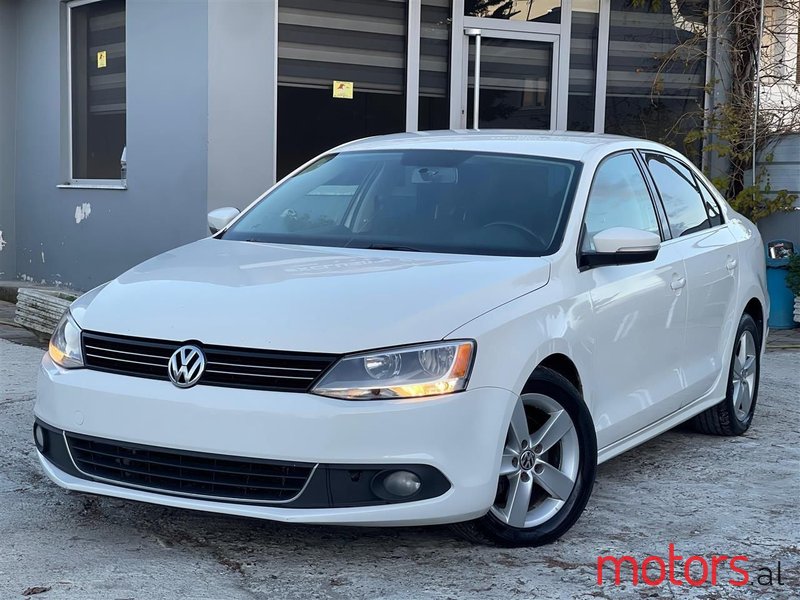 2012' Volkswagen Jetta photo #1