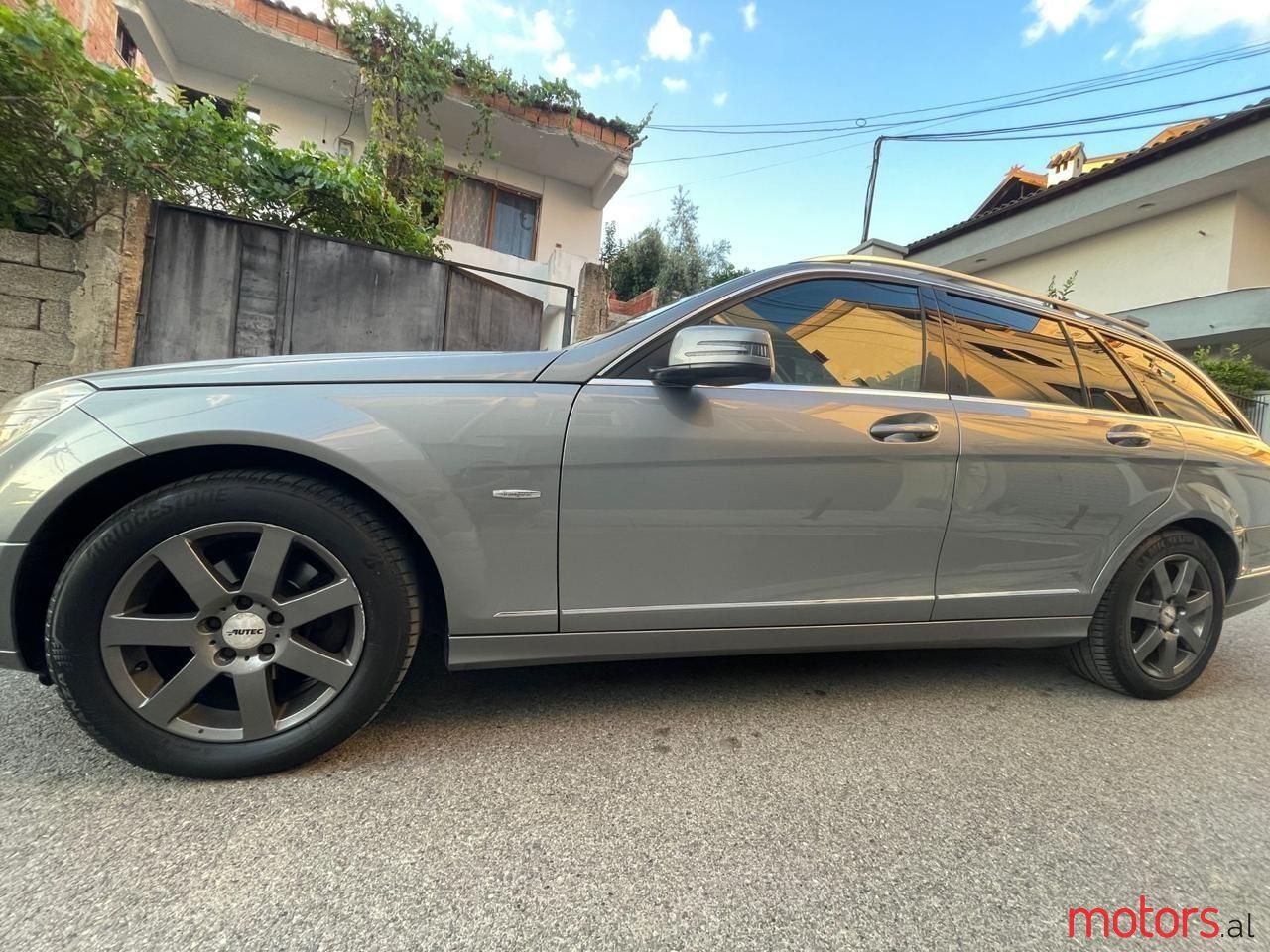 2009' Mercedes-Benz C 200 photo #1