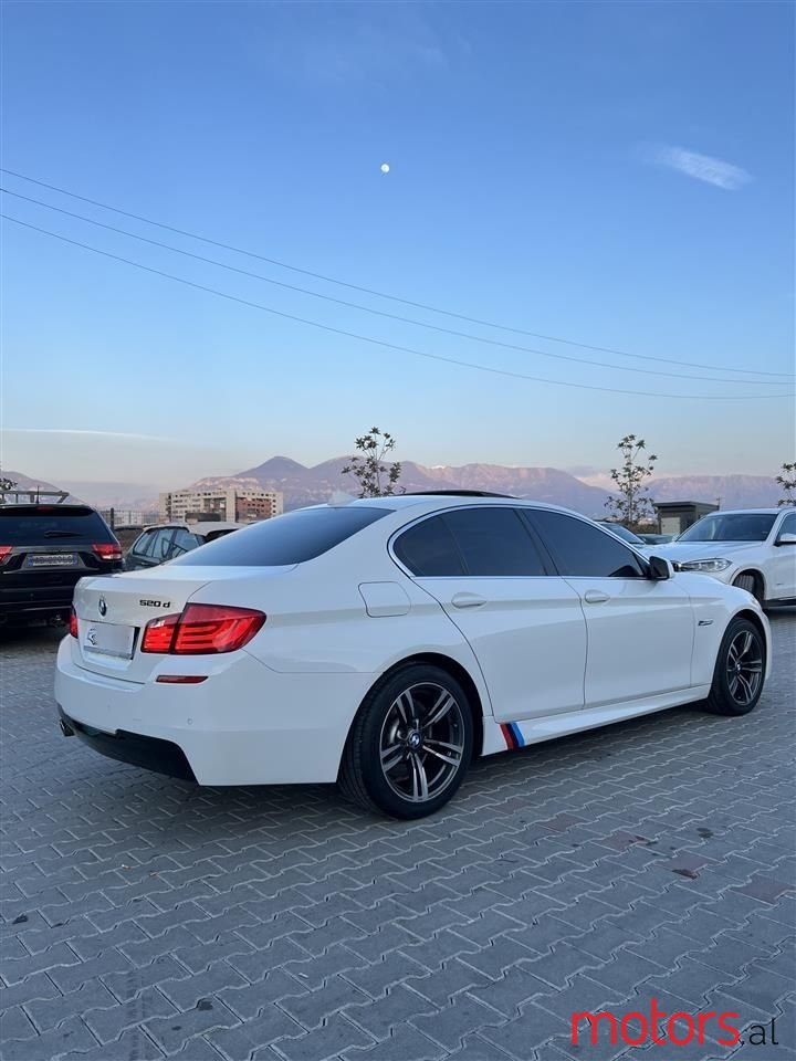 2012' BMW 520 photo #5