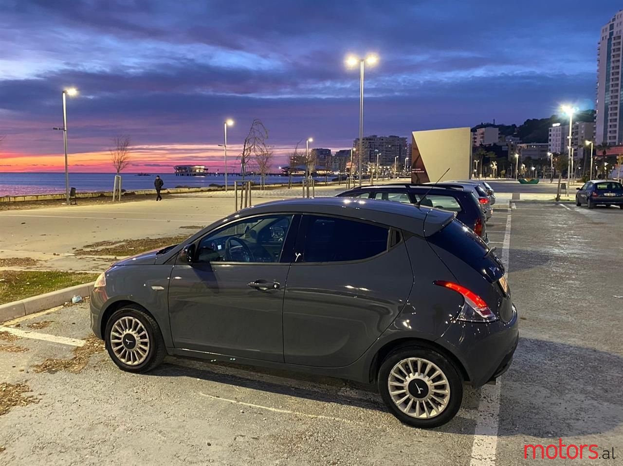 2014' Lancia Ypsilon photo #1