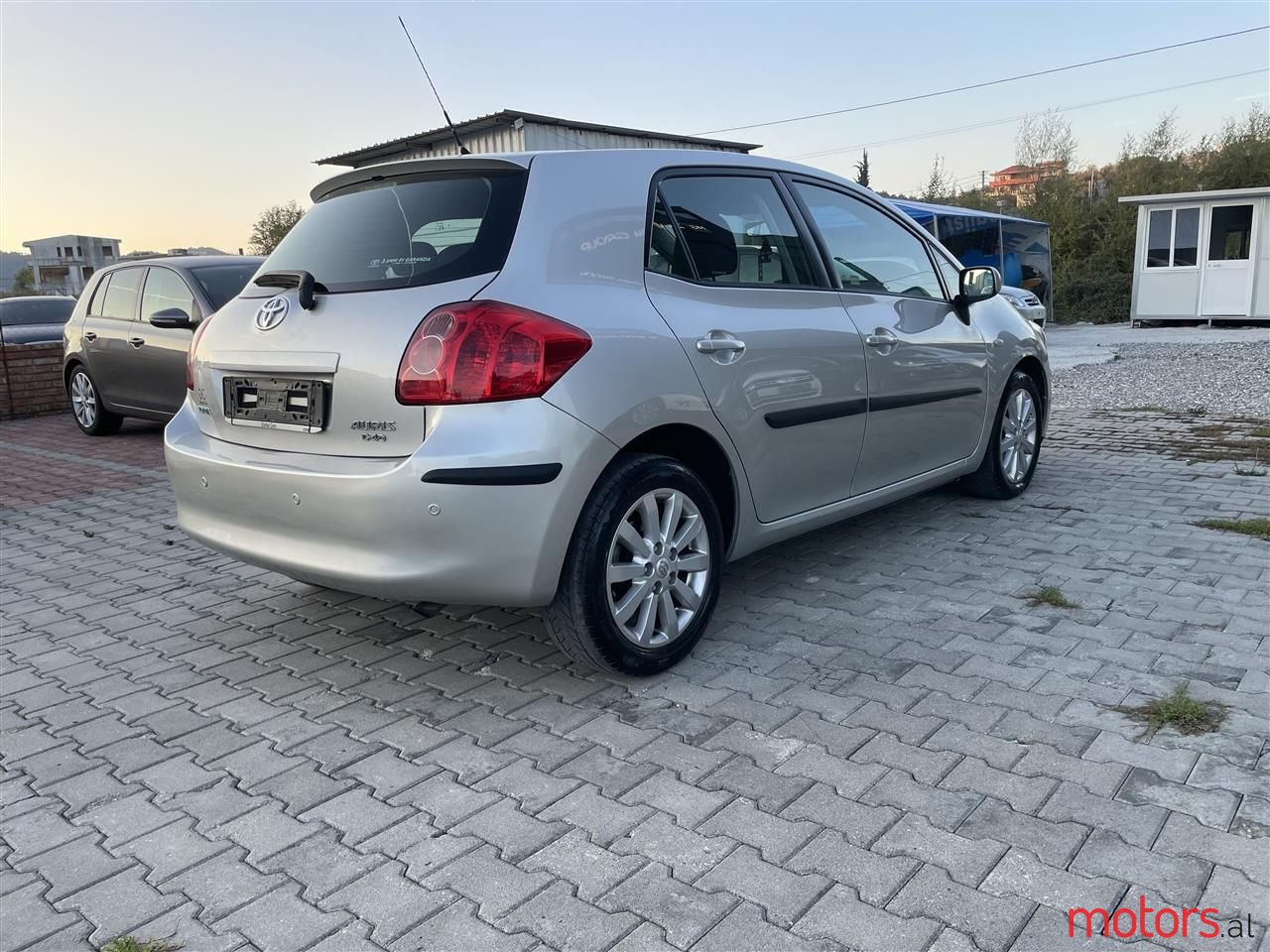 2007' Toyota Auris photo #2