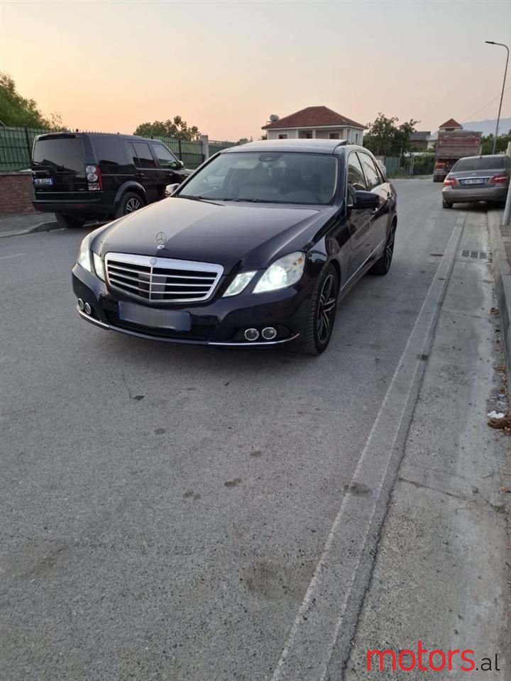 2010' Mercedes-Benz E 220 photo #5