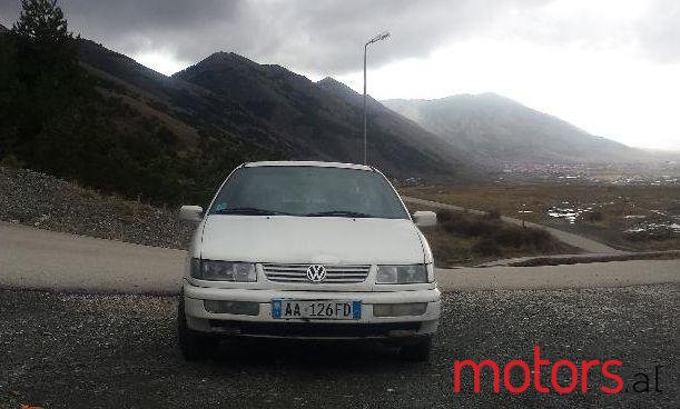 1996' Volkswagen Passat photo #1